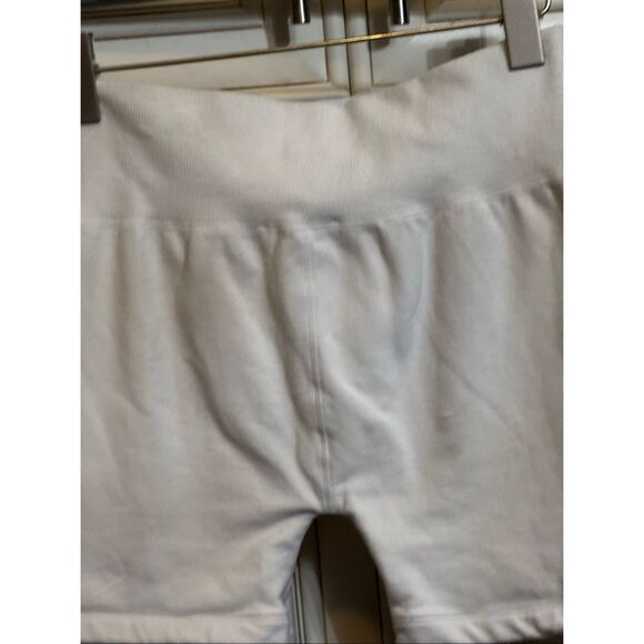 ZARA Women's High Waisted Stretchy Lounge Seamless Shorts White Medium - Picture 3 of 7